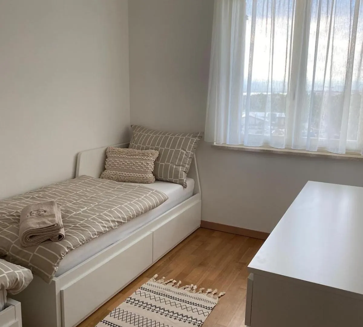 Lorry Living Luxury Apartment - Peschiera Cavalcaselle 0*,  Italy